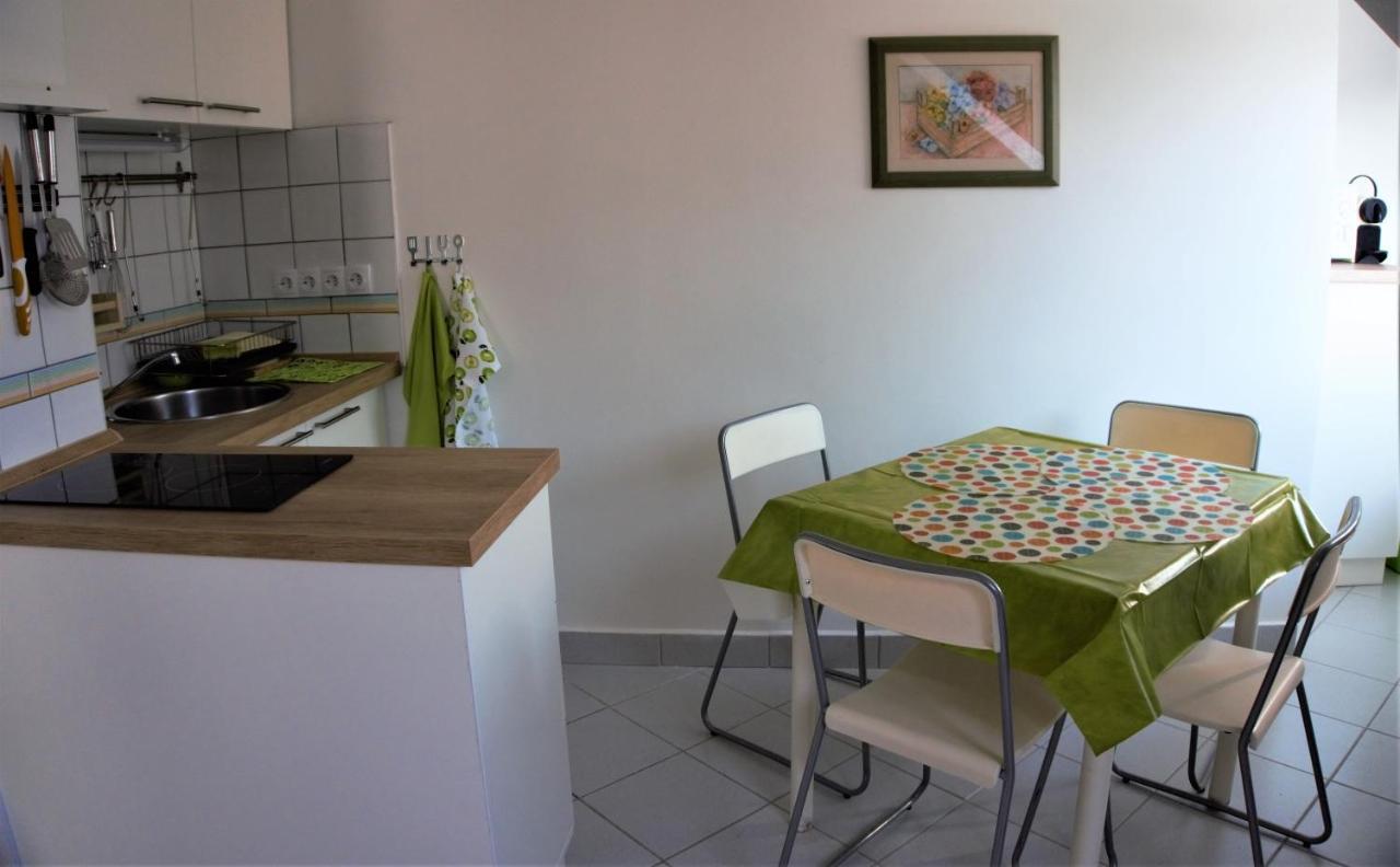 Nefelejcs Apartmanház Gyenesdiás Exterior foto