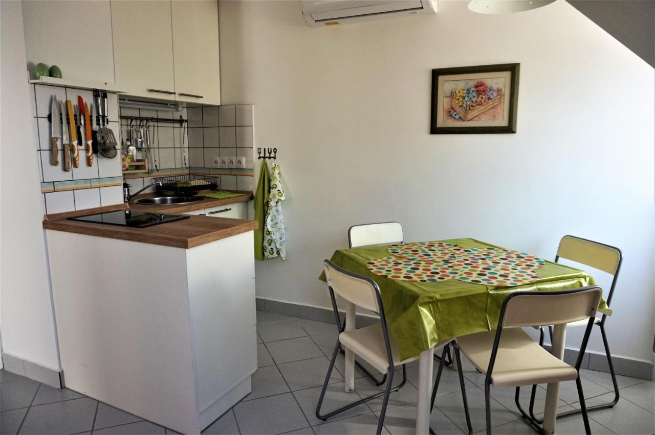 Nefelejcs Apartmanház Gyenesdiás Exterior foto