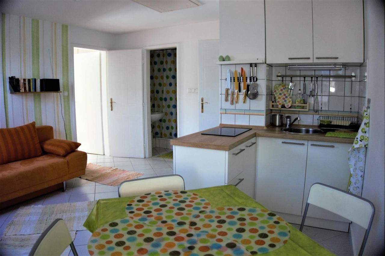 Nefelejcs Apartmanház Gyenesdiás Exterior foto