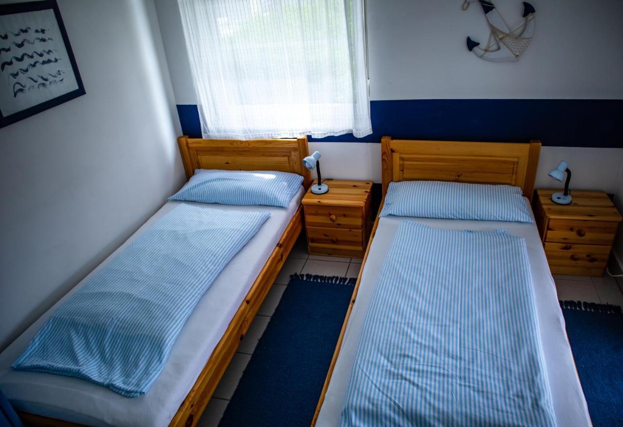 Nefelejcs Apartmanház Gyenesdiás Exterior foto