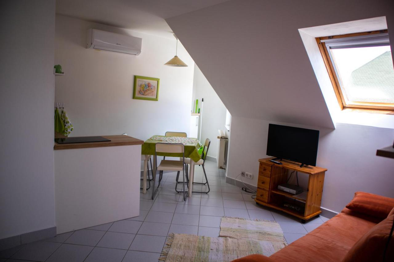 Nefelejcs Apartmanház Gyenesdiás Exterior foto