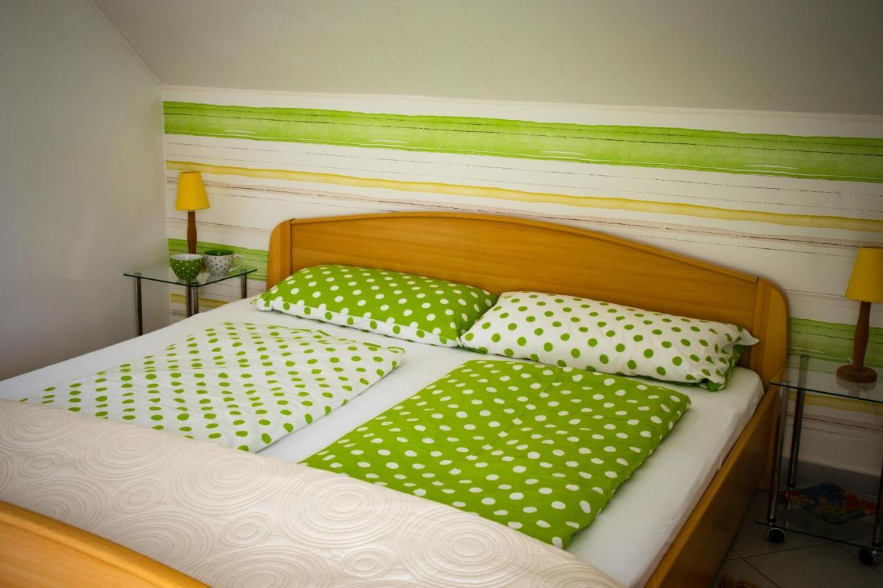 Nefelejcs Apartmanház Gyenesdiás Exterior foto