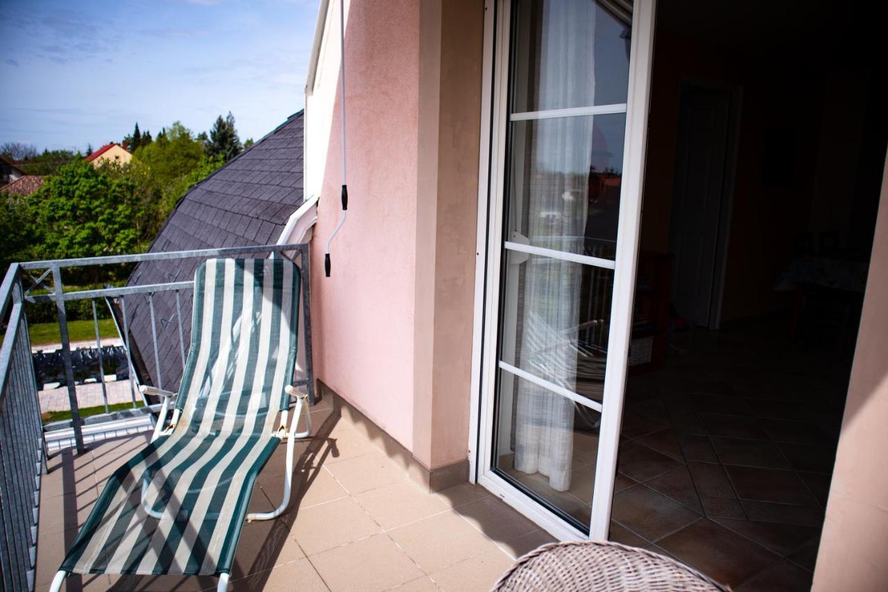 Nefelejcs Apartmanház Gyenesdiás Exterior foto